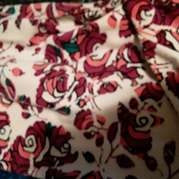 Lularoe tc rose print leggings. - Picture 3 of 13